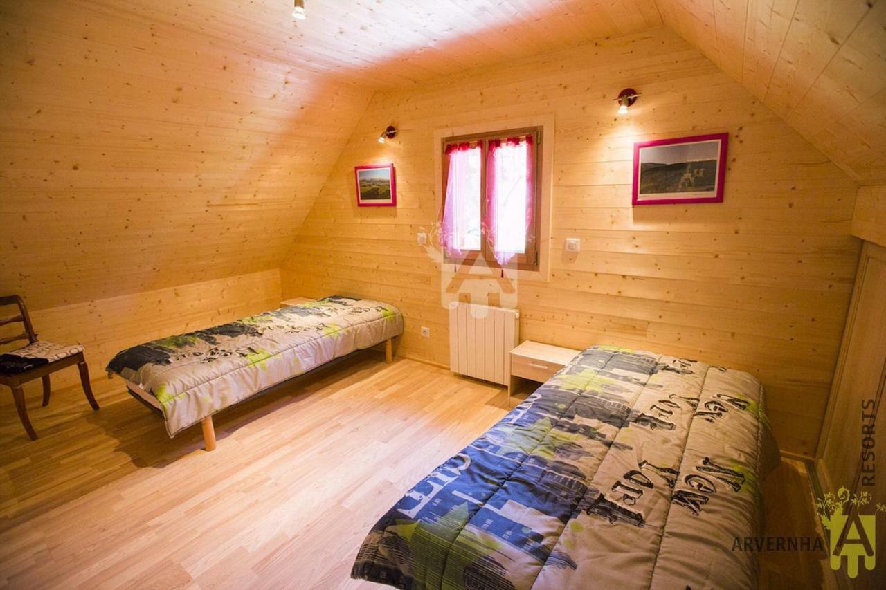 Chalet Des Noisettes Murol Esterno foto